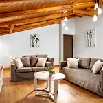 Mirabilia Loft - Amazing Views And Steps From Banana