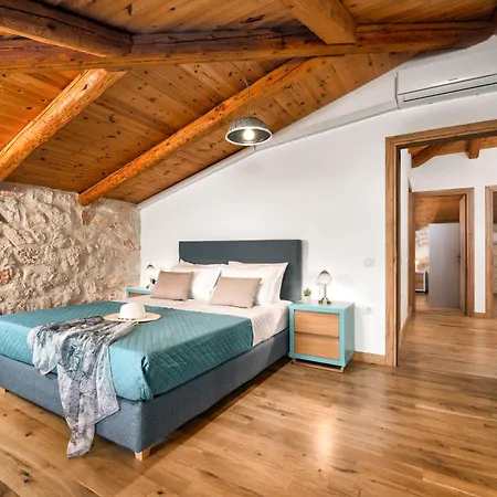 Mirabilia Loft - Amazing Views And Steps From Banana